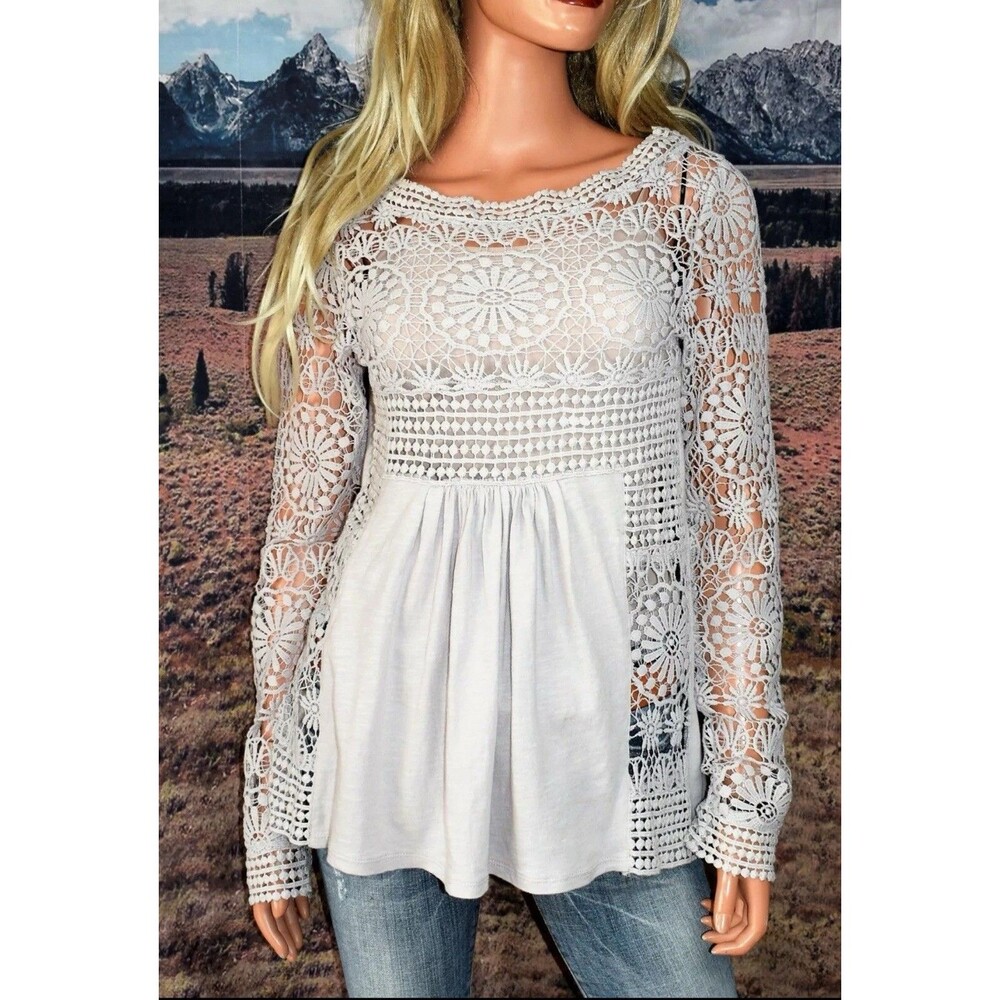Sundance Lavender Grey Floral Crochet Lace Mixed Media Long Sleeve‎ Top Small